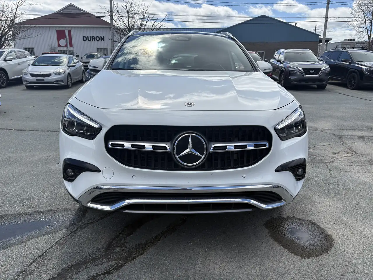 Mercedes-Benz GLA снимка Mercedes-Benz GLA