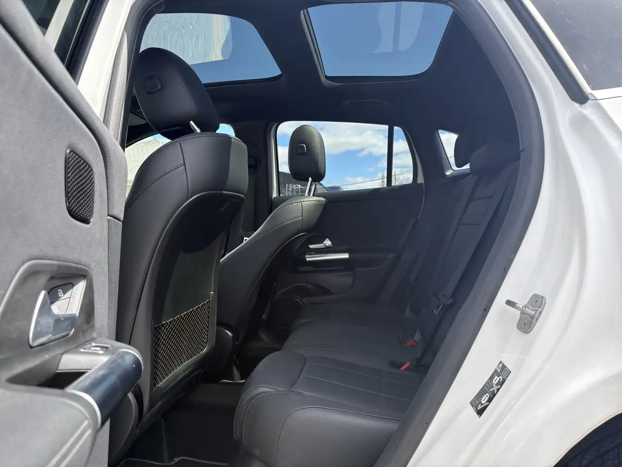 Mercedes-Benz GLA снимка Mercedes-Benz GLA