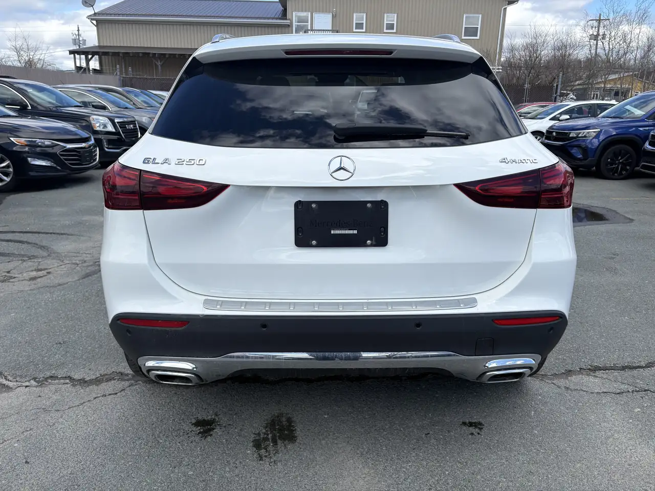 Mercedes-Benz GLA снимка Mercedes-Benz GLA