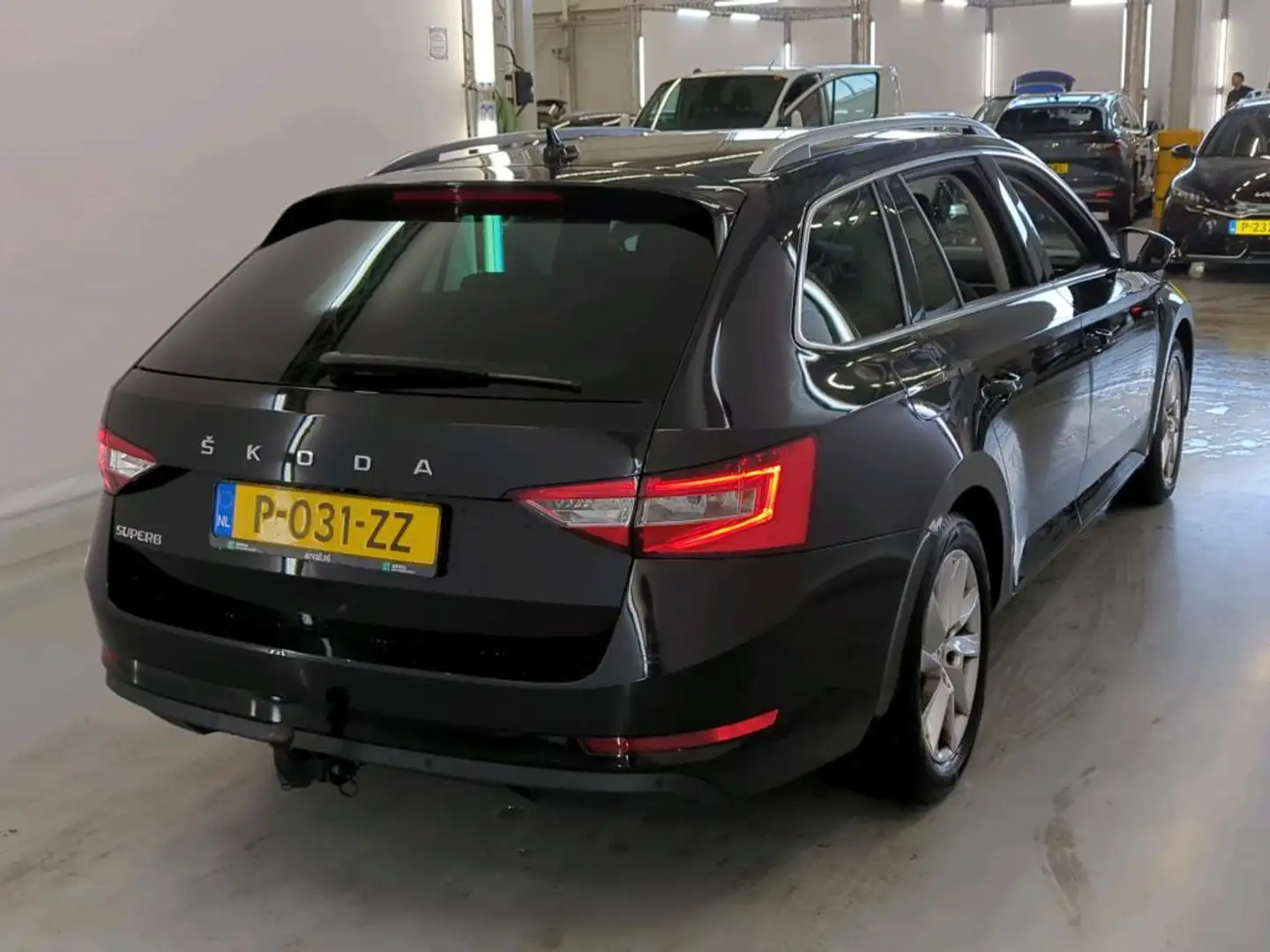 Skoda Superb Combi 1.5 TSI ACT Business Virtual-Cockpit Adaptiv Zwart - 2