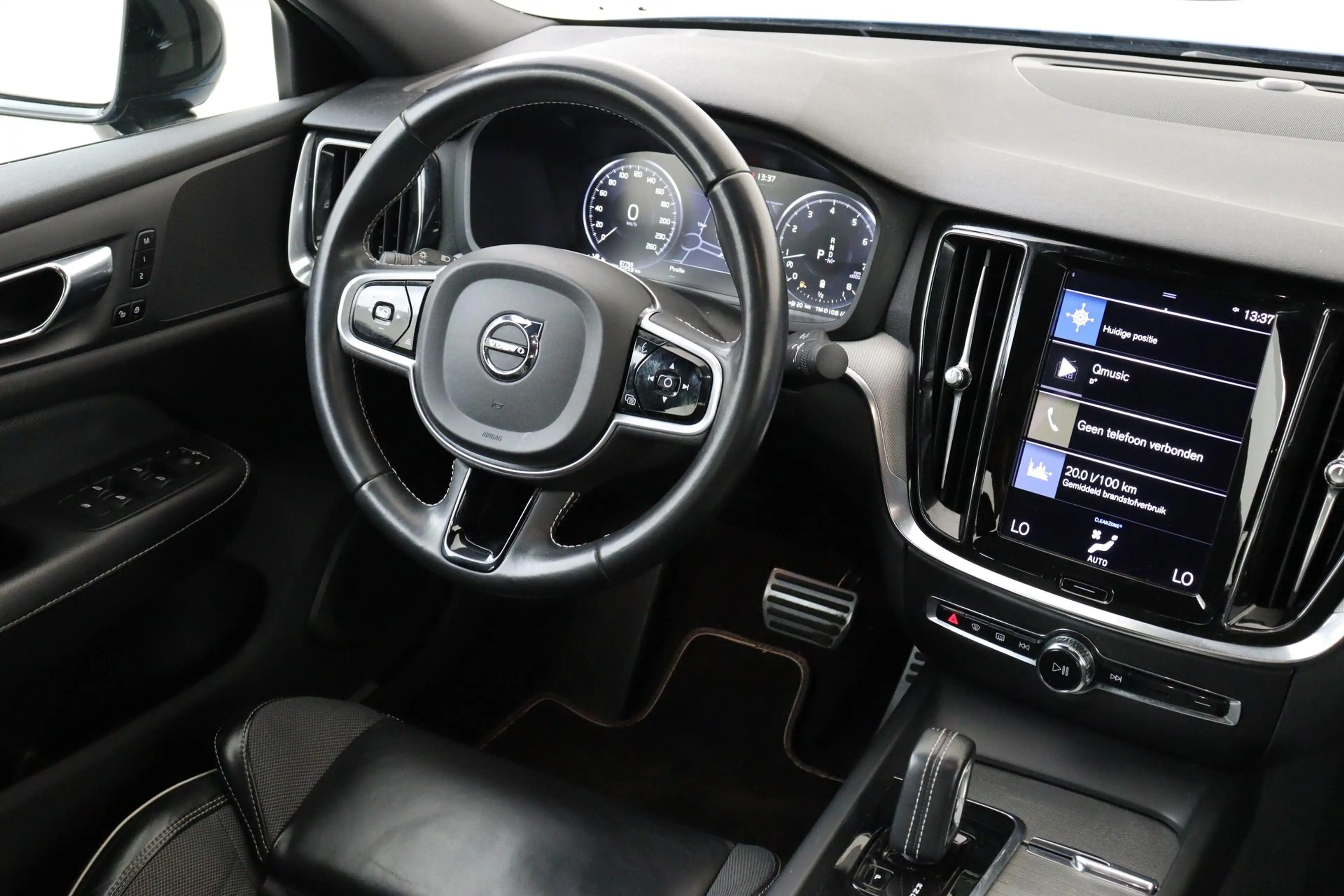 Volvo S60 B3 (M-HYBRID) R-DESIGN -CAMERA|POWER-SEAT|KEYLESS| — photo 6