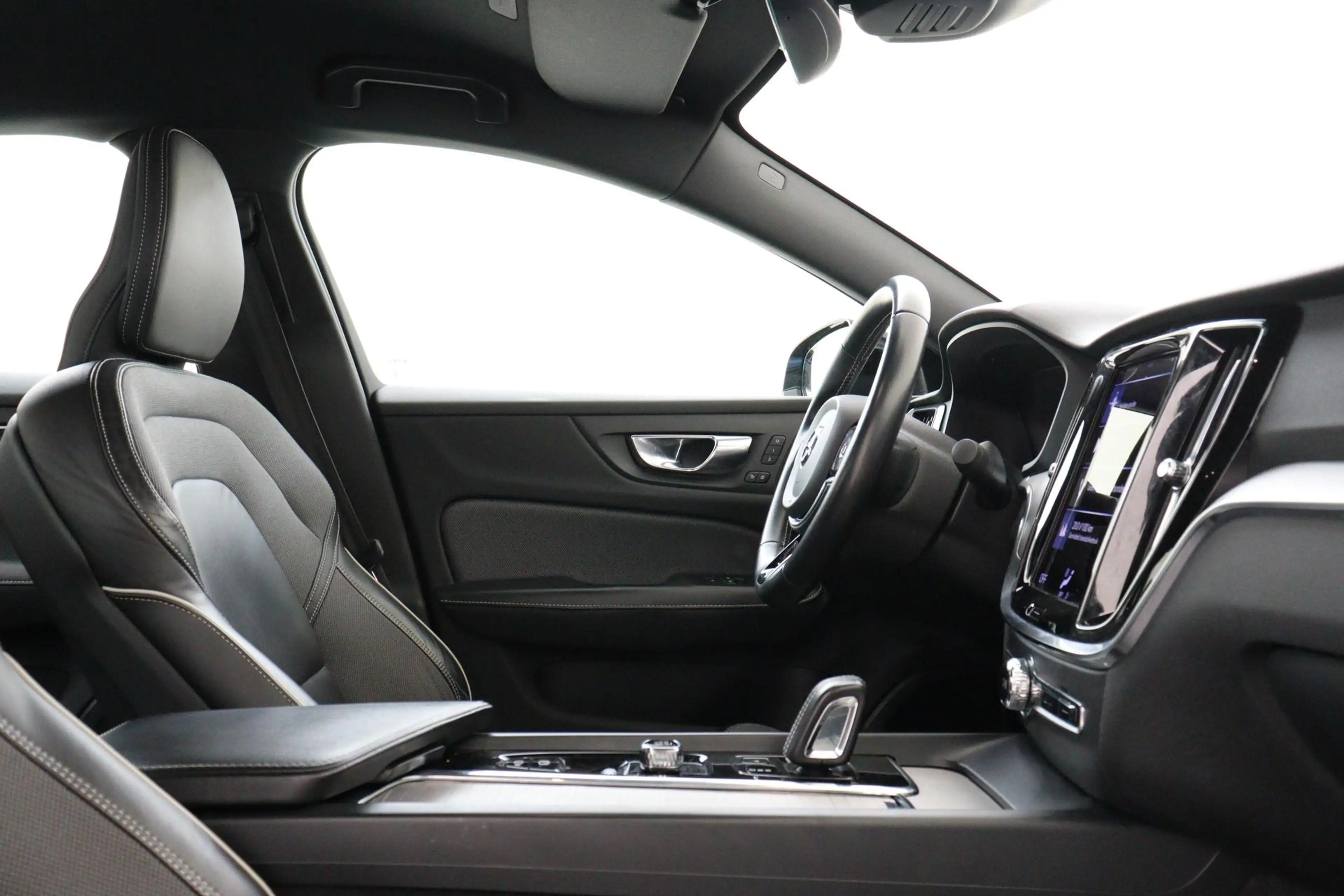 Volvo S60 B3 (M-HYBRID) R-DESIGN -CAMERA|POWER-SEAT|KEYLESS| — photo 8