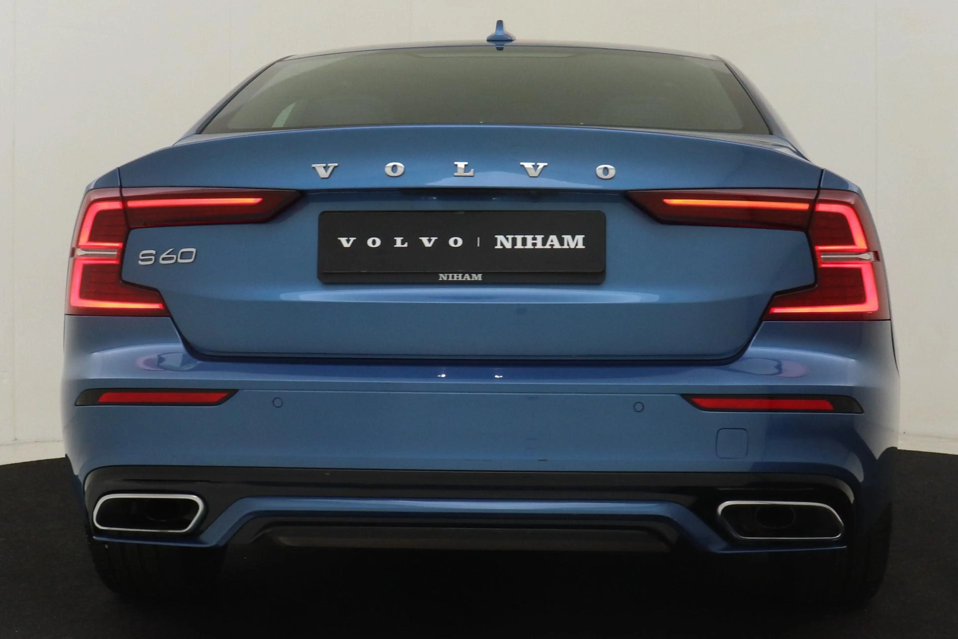 Volvo S60 B3 (M-HYBRID) R-DESIGN -CAMERA|POWER-SEAT|KEYLESS| — photo 15