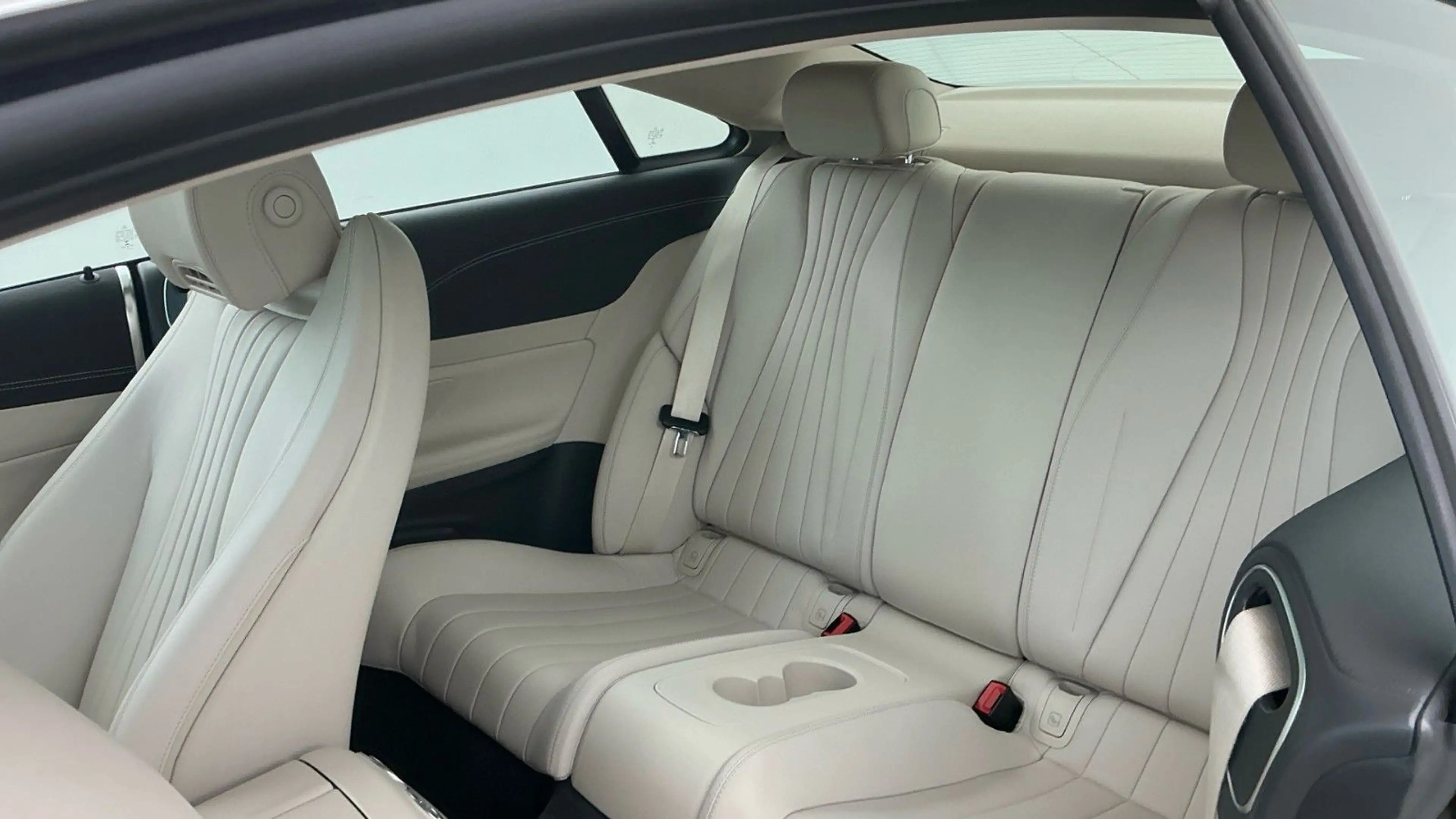 Mercedes-Benz E 300 Coupe *AMG LM|LEDER BEIGE|HUD|PANO|360°* — photo 8