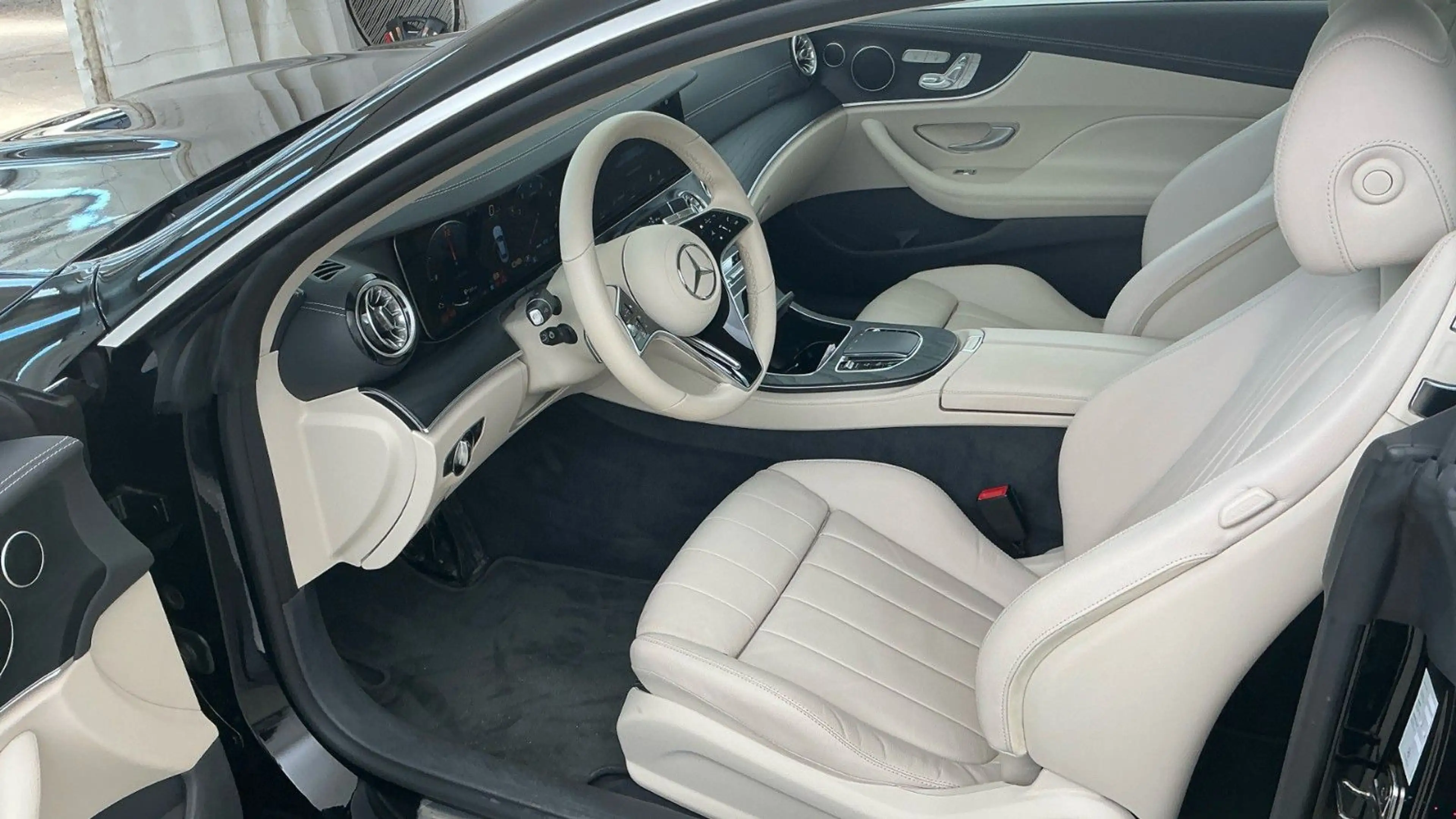 Mercedes-Benz E 300 Coupe *AMG LM|LEDER BEIGE|HUD|PANO|360°* — photo 7