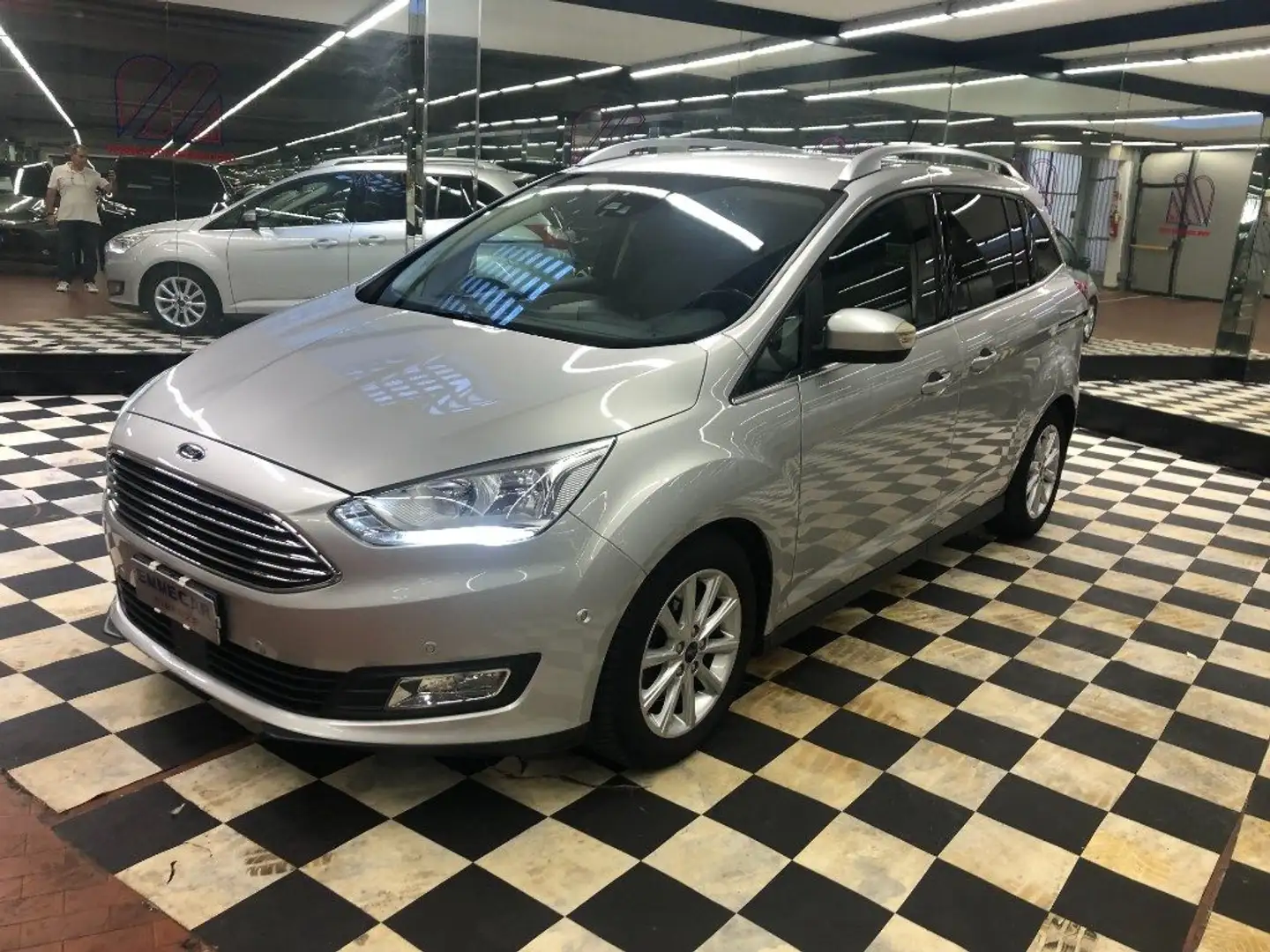 Ford C-Max 7 1.5 TDCi 120CV Start&Stop Titanium Srebrny - 1