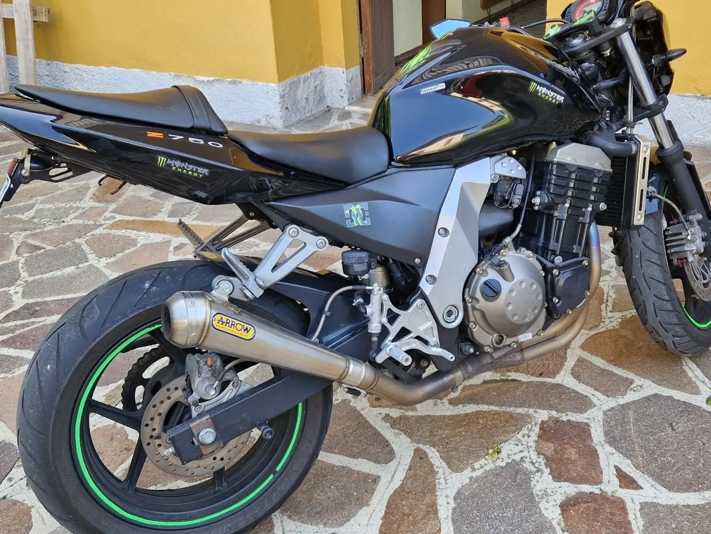 Kawasaki Z 750 Negru - 2