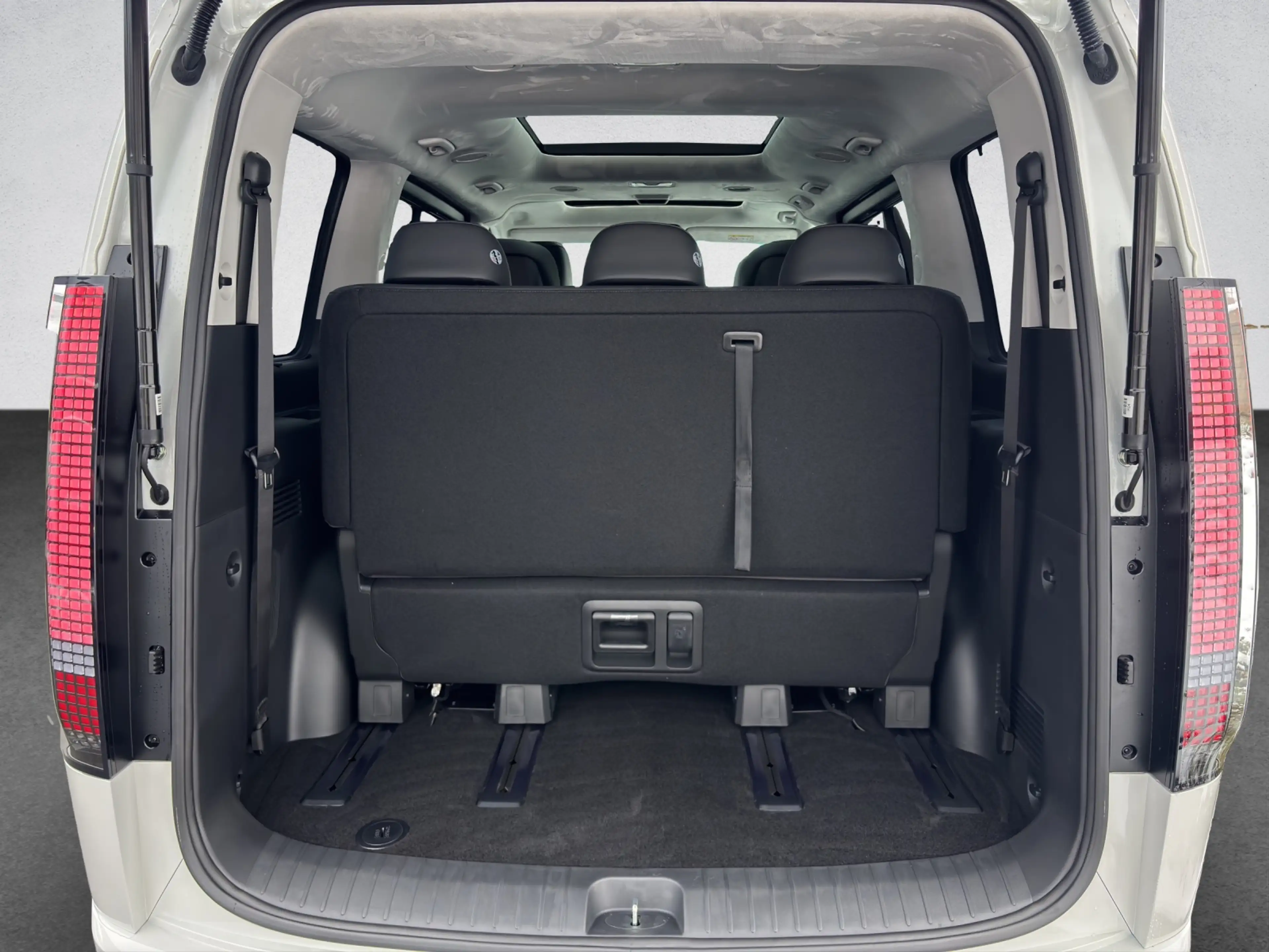 Hyundai STARIA Hybrid 1.6 T-GDi Signature PANO/NSCC/BOSE — photo 14