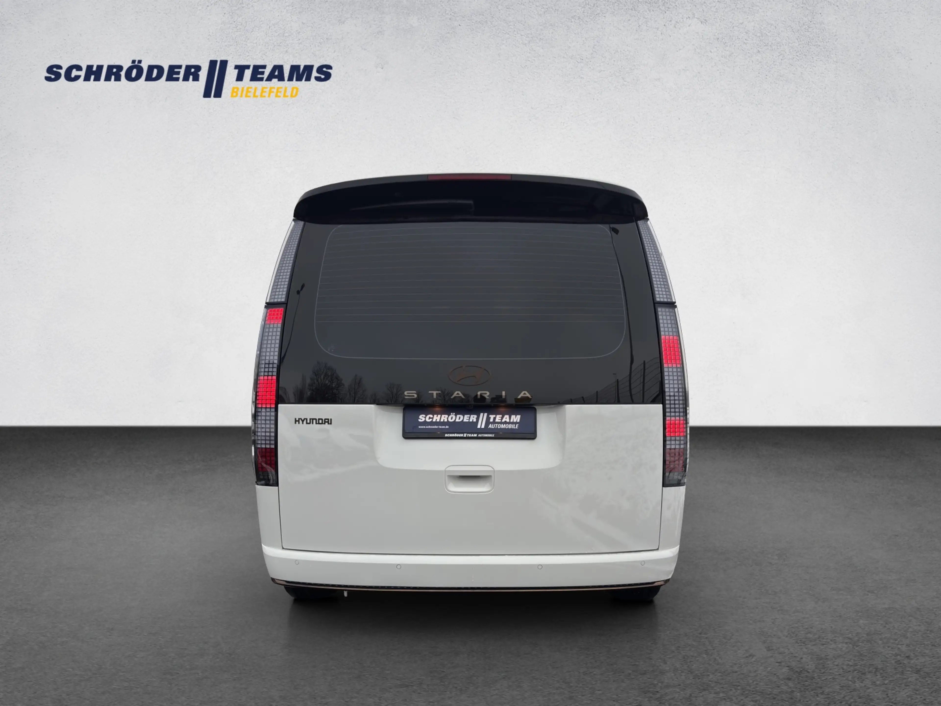 Hyundai STARIA Hybrid 1.6 T-GDi Signature PANO/NSCC/BOSE — photo 4