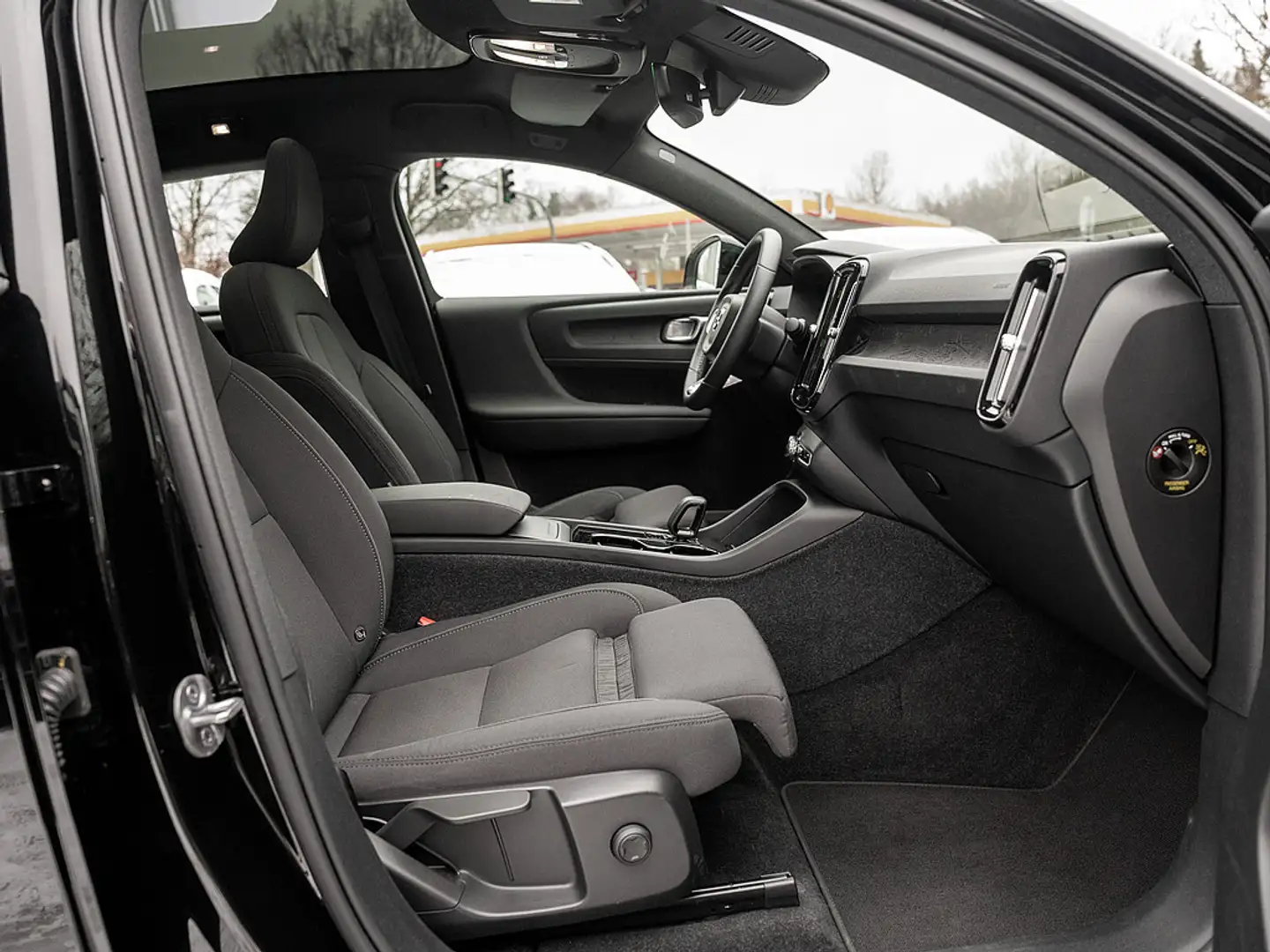 Volvo C40 Core Recharge Schwarz - 2