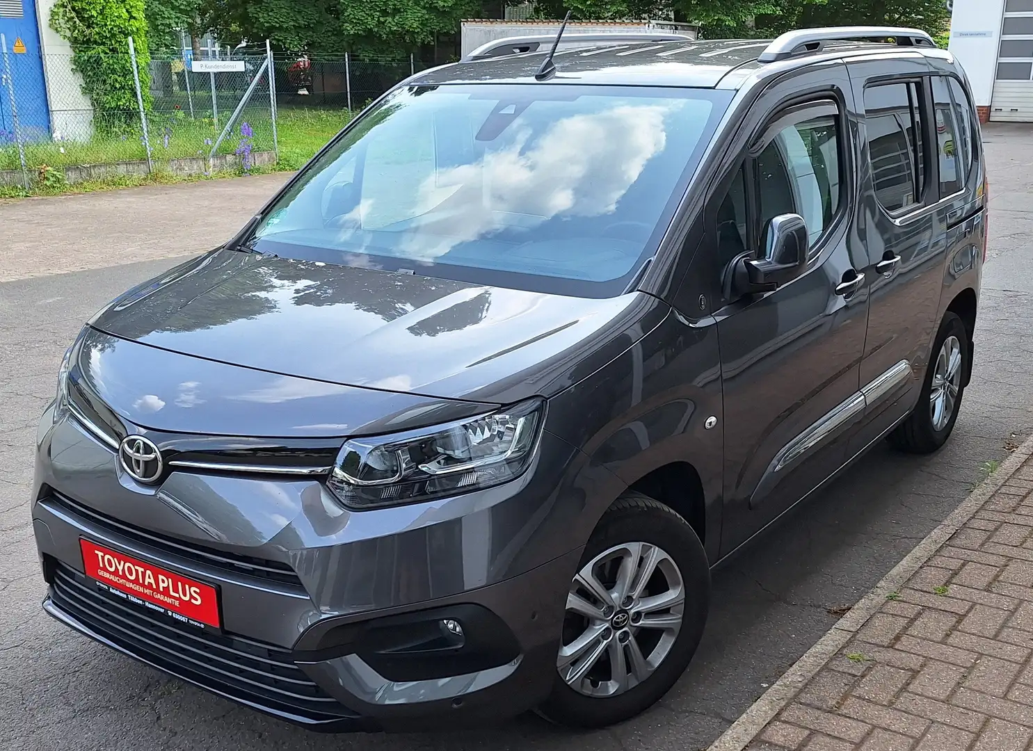 Toyota Proace City L1 Team Deutschland + Comfort P. + WKR + AHK +++ Gris - 2