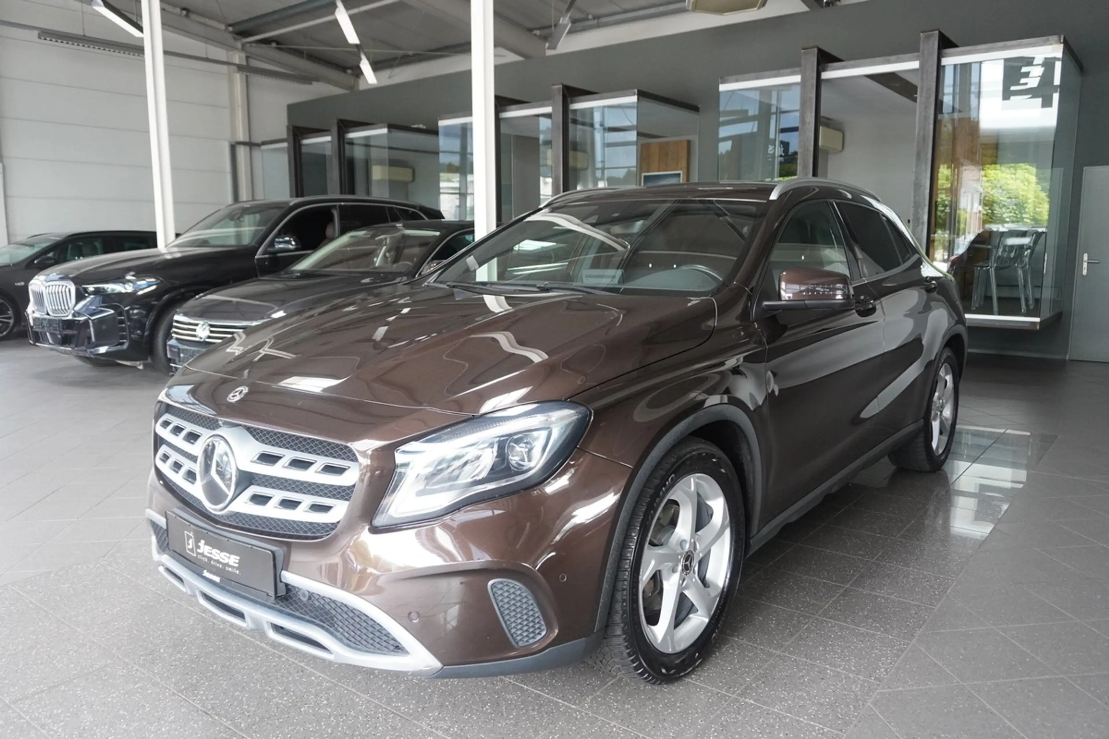 Mercedes-Benz GLA 220 d Urban LED Distr. 360 Navi AHK