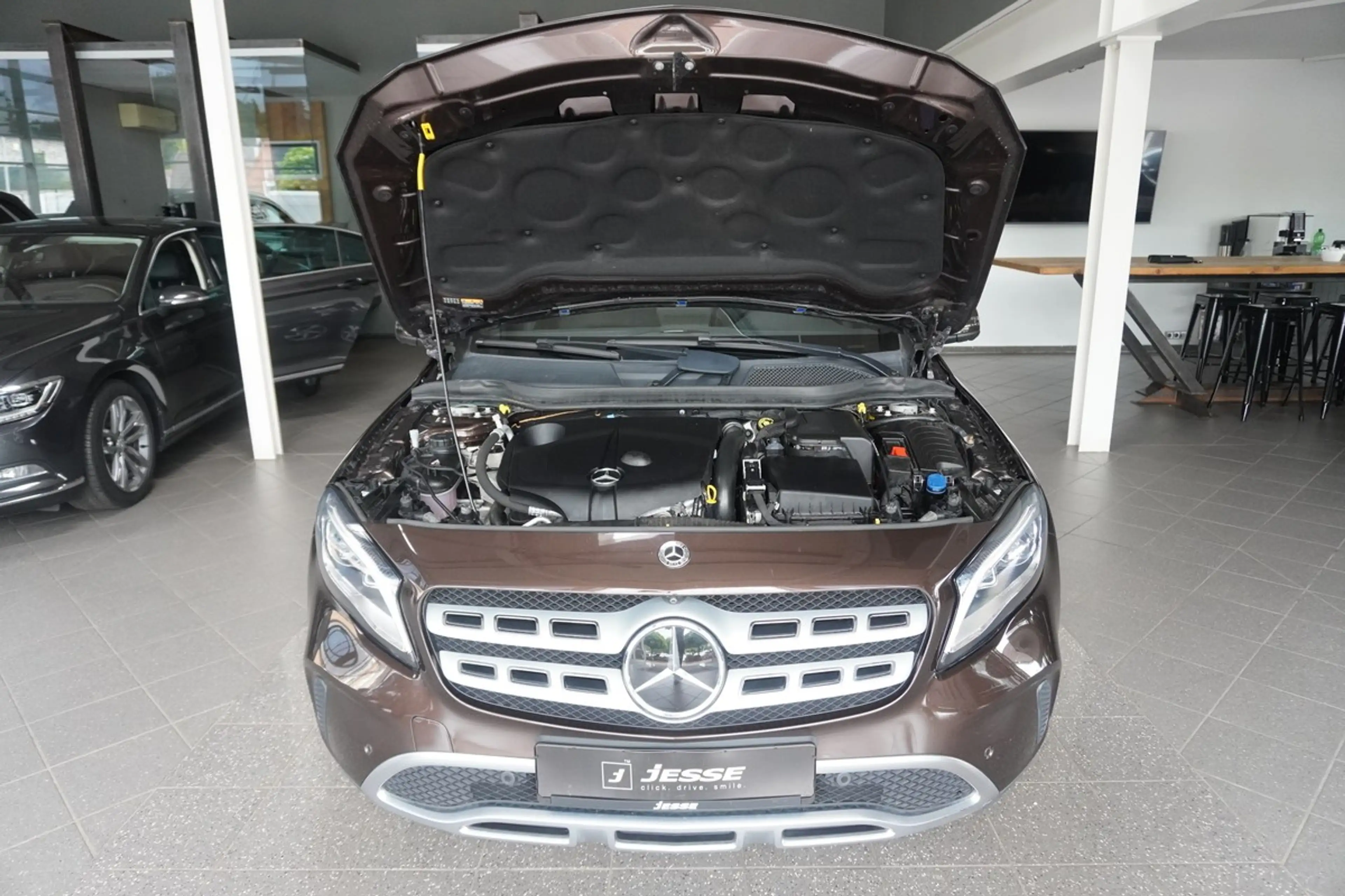 Mercedes-Benz GLA 220 d Urban LED Distr. 360 Navi AHK — photo 26