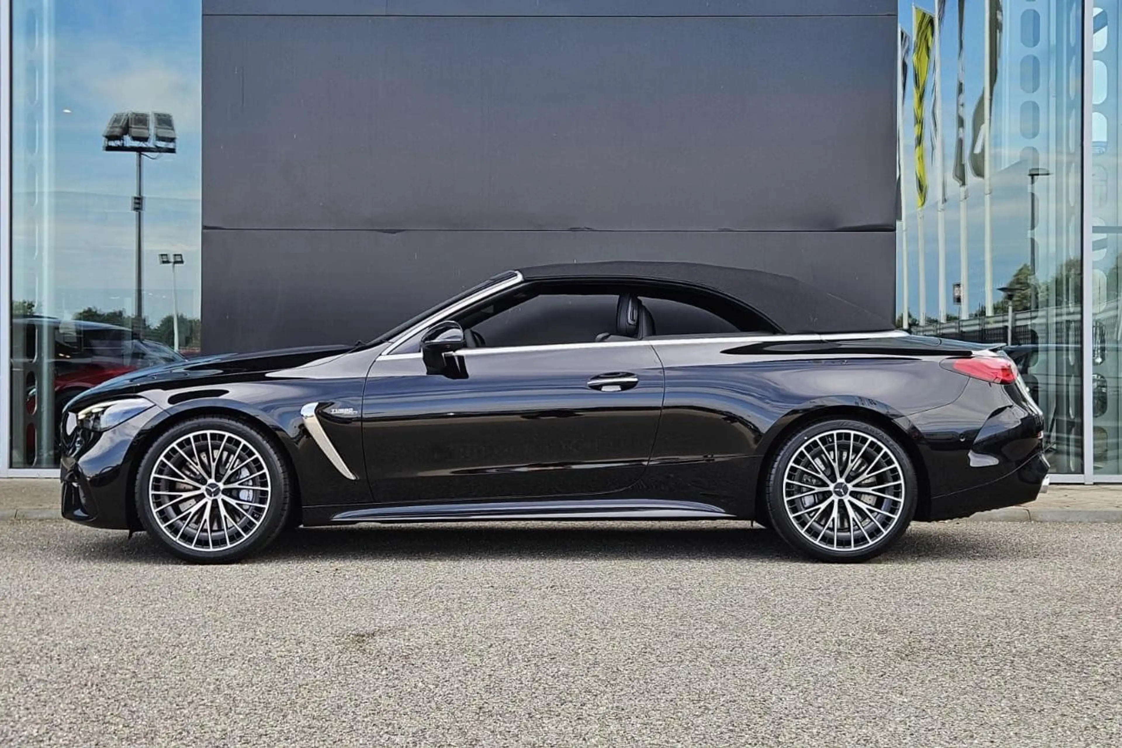 Mercedes-Benz CLE 53 AMG CLE Cabriolet Automaat 4MATIC+ | Premium Plus Pakk — photo 3