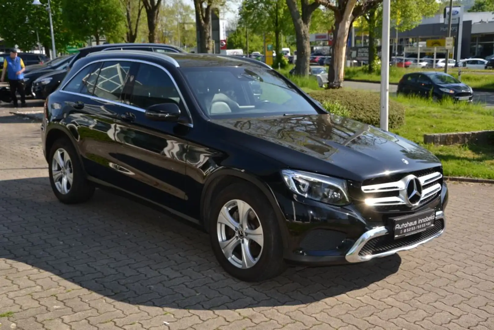 Mercedes-Benz GLC 350 d 4Matic 9G-TRONIC*AHK*NAVI - 2