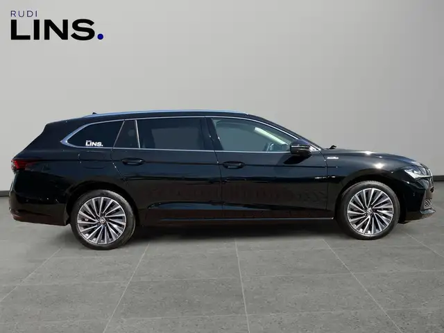 Skoda Superb view 6
