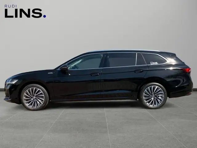 Skoda Superb view 2