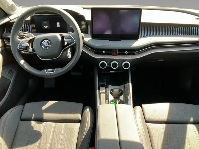 Skoda Superb view 10