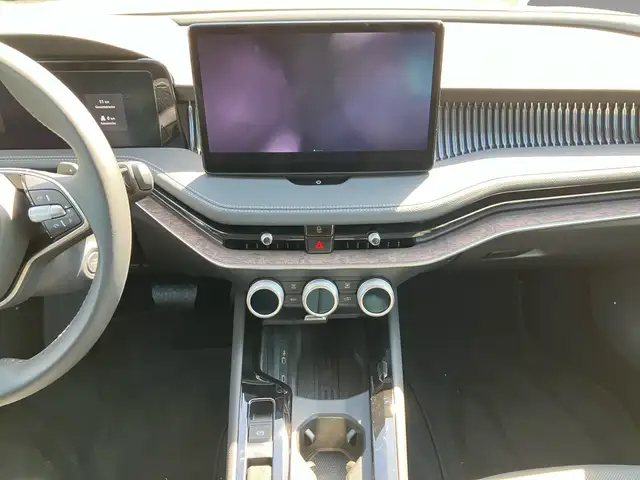 Skoda Superb view 11
