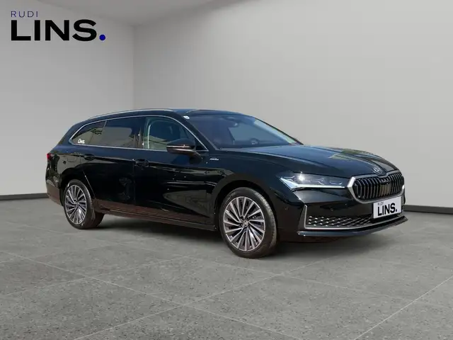 Skoda Superb view 7