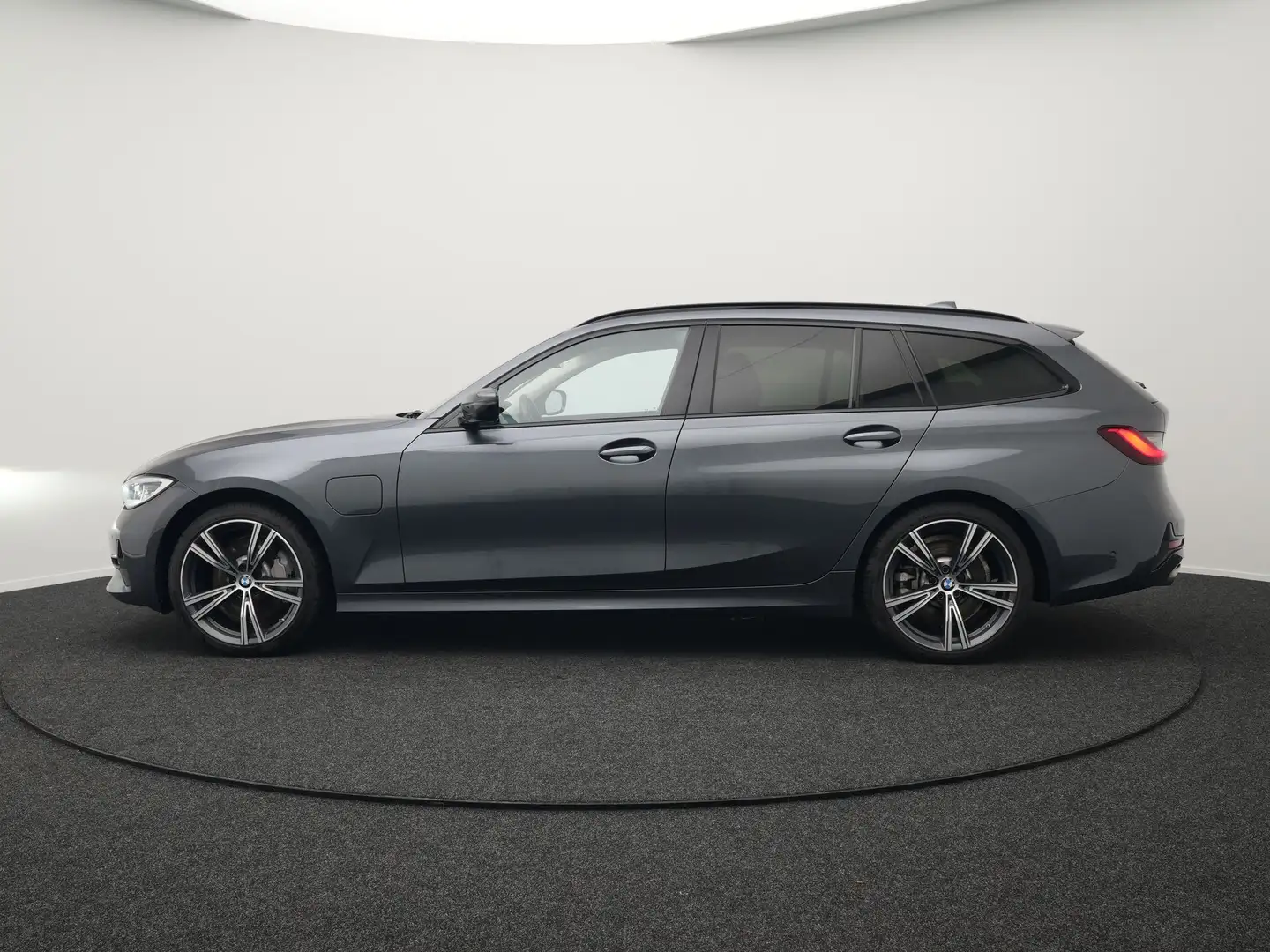 BMW 330 3-serie Touring 330e Sportline Plug In Hybrid 293p Gris - 2