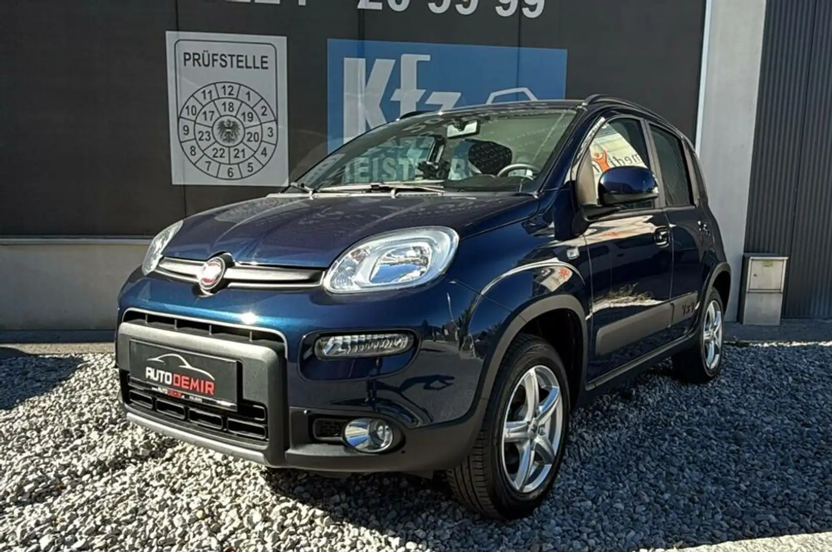 Fiat Panda Wild 4x4 Blau - 2