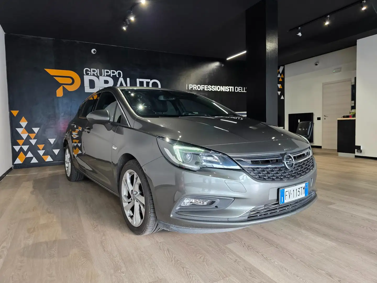 Opel Astra Astra 5p 1.6 cdti Innovation s&s 136cv my18.5 Grau - 1