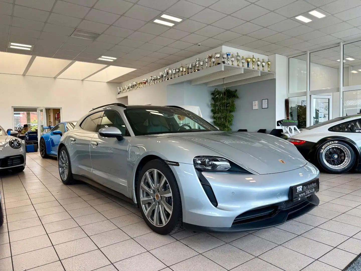 Porsche Taycan Sport Turismo Performance/Luftferderung Argintiu - 1