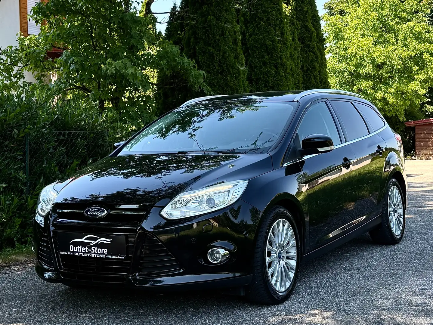 Ford Focus Titanium*2.Besitz*Spur*SHZ*Pickerl NEU 10/2027* Schwarz - 1