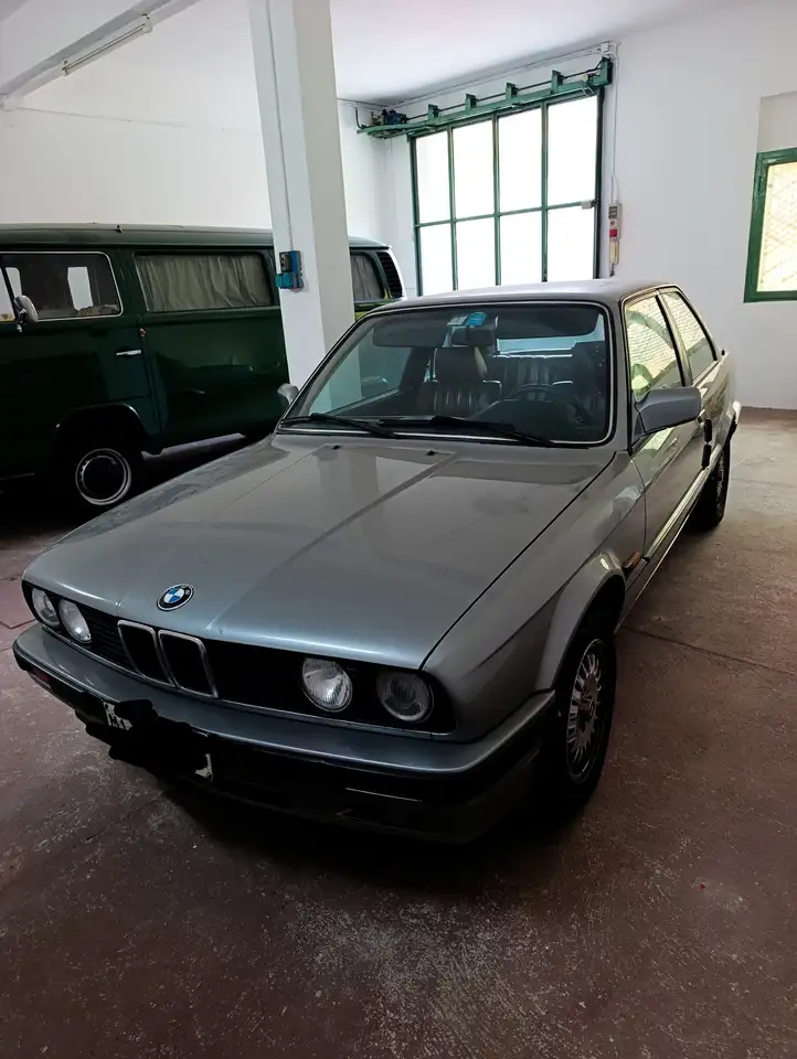 BMW 320i 10 automatic, foto 1