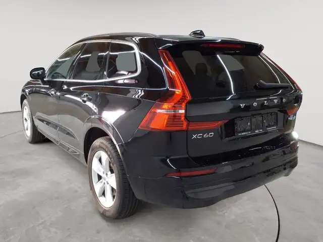 Volvo XC60 view 5