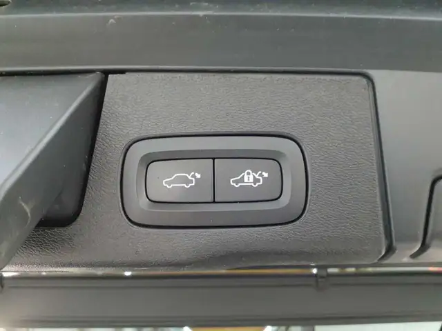 Volvo XC60 view 16