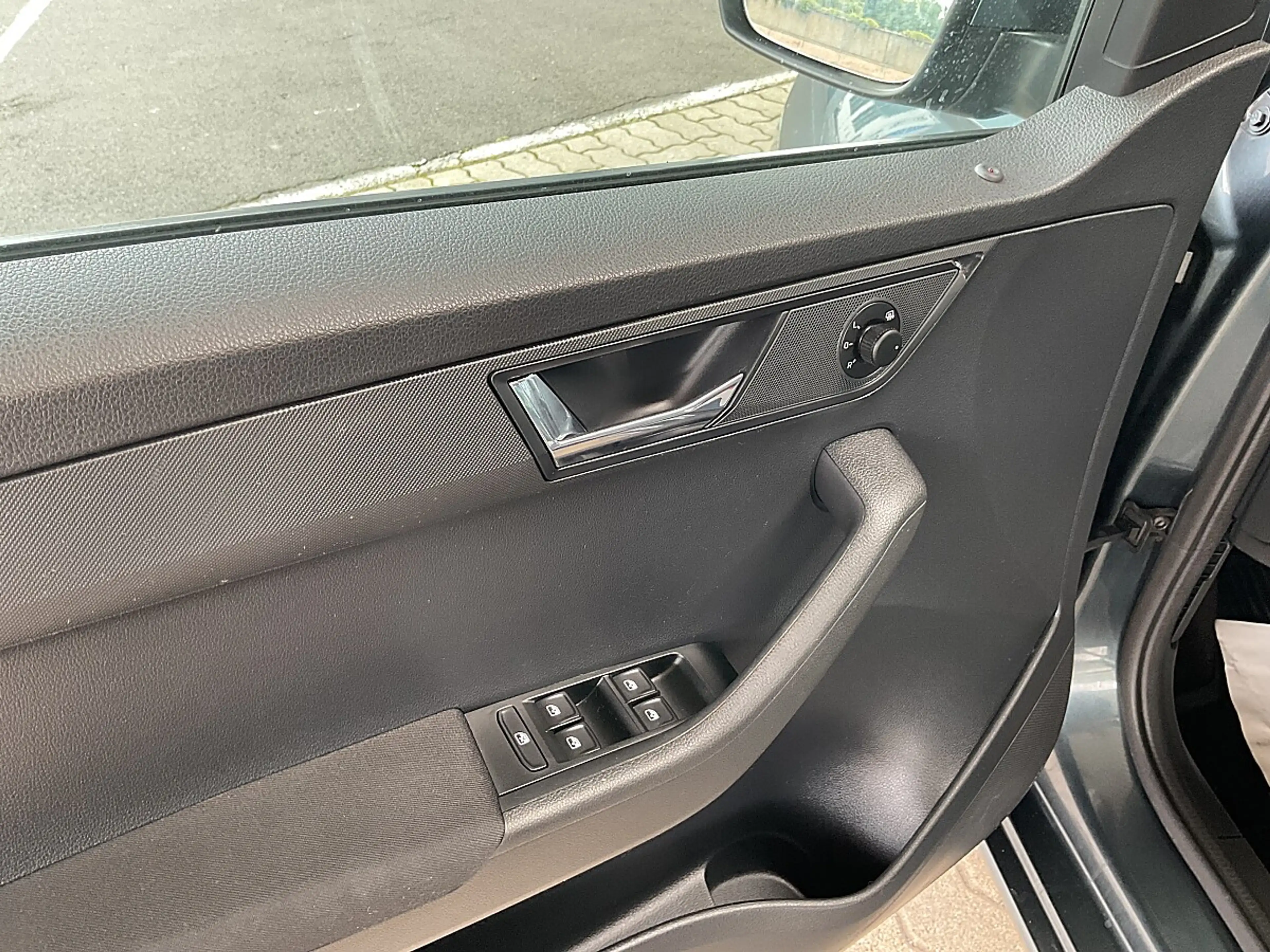 Skoda Fabia Combi Ambition 1,0 TSI**TEMPOMAT*SHZ*PDC** — photo 10