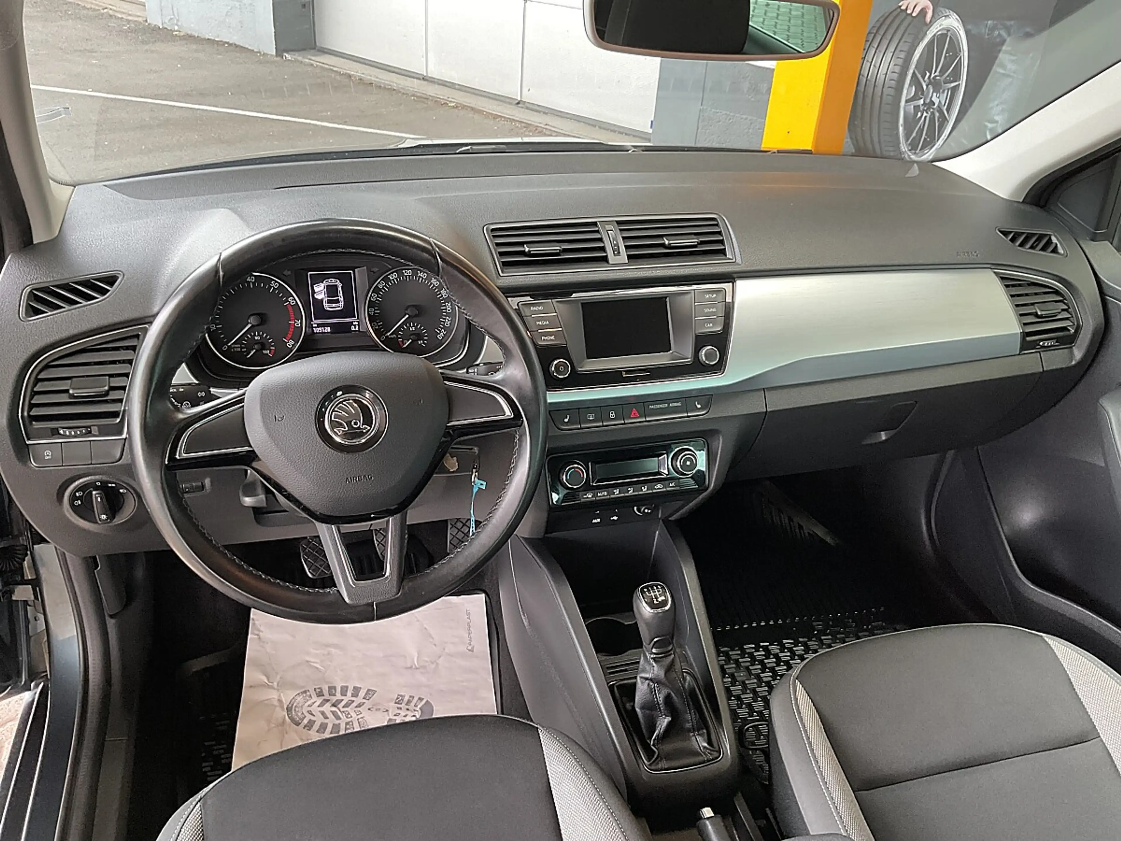 Skoda Fabia Combi Ambition 1,0 TSI**TEMPOMAT*SHZ*PDC** — photo 7