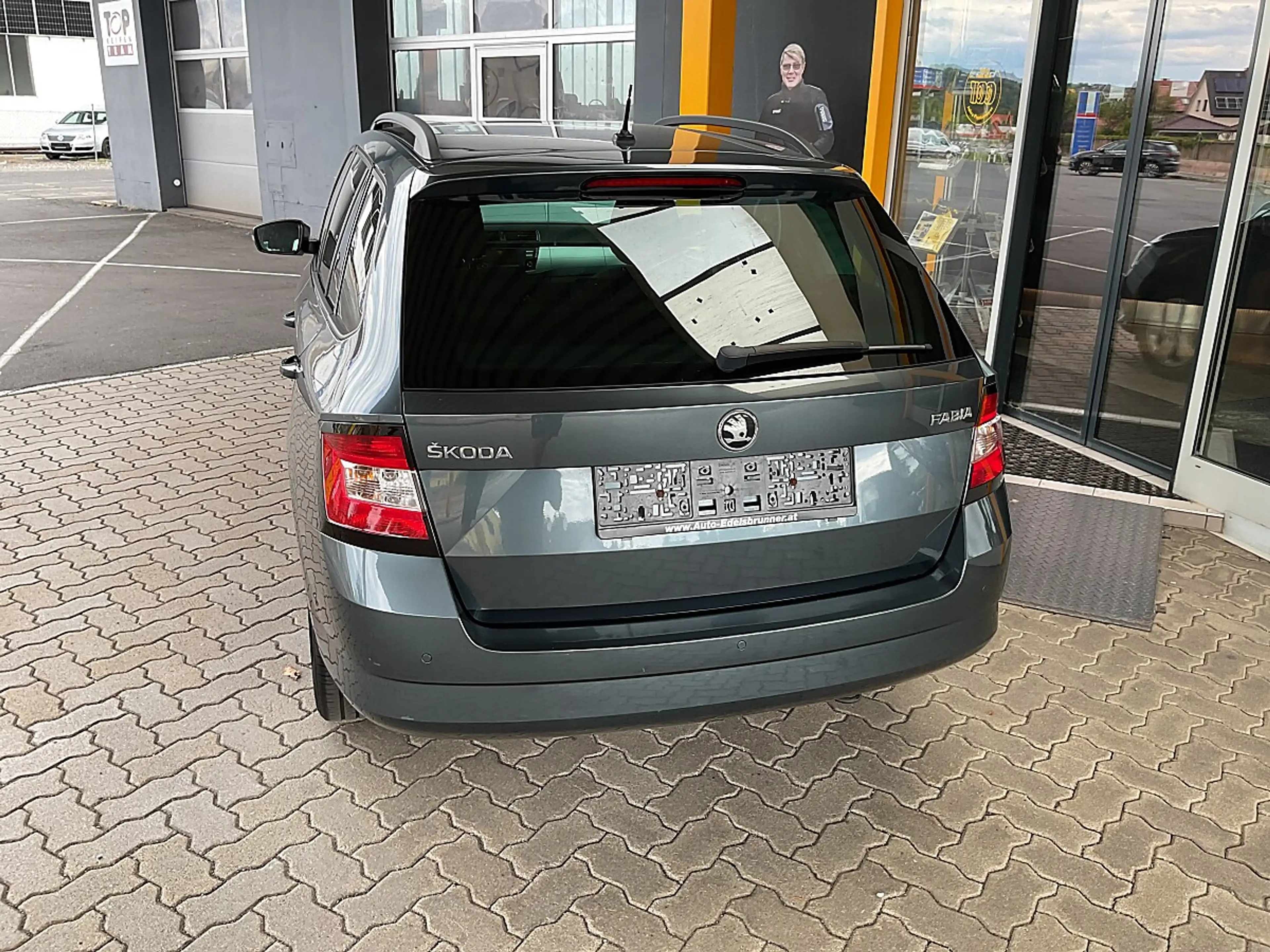 Skoda Fabia Combi Ambition 1,0 TSI**TEMPOMAT*SHZ*PDC** — photo 3