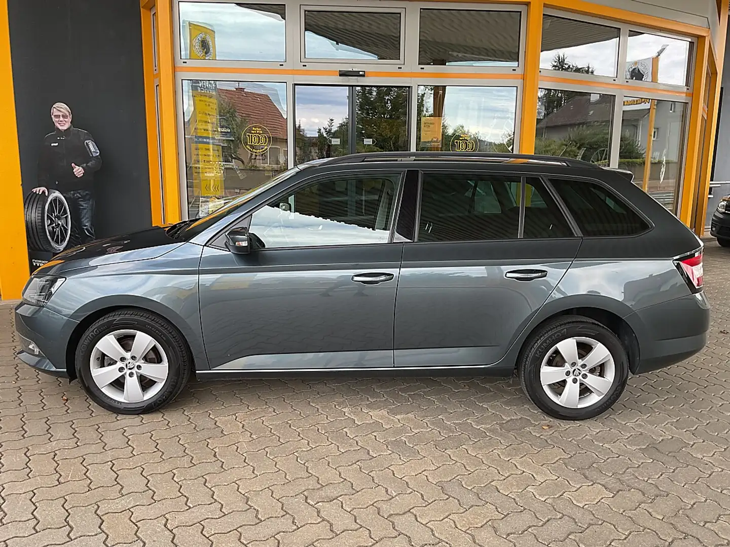 Skoda Fabia Combi Ambition 1,0 TSI**TEMPOMAT*SHZ*PDC** Grau - 2