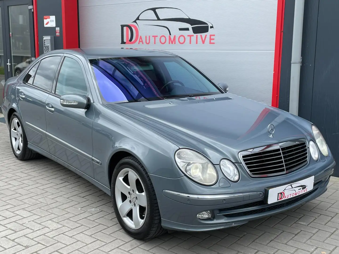 Mercedes-Benz E 320 CDI Avantgarde XENON/NAVI/MEMORY/CRUISE/CLIMA/PDC Grigio - 2