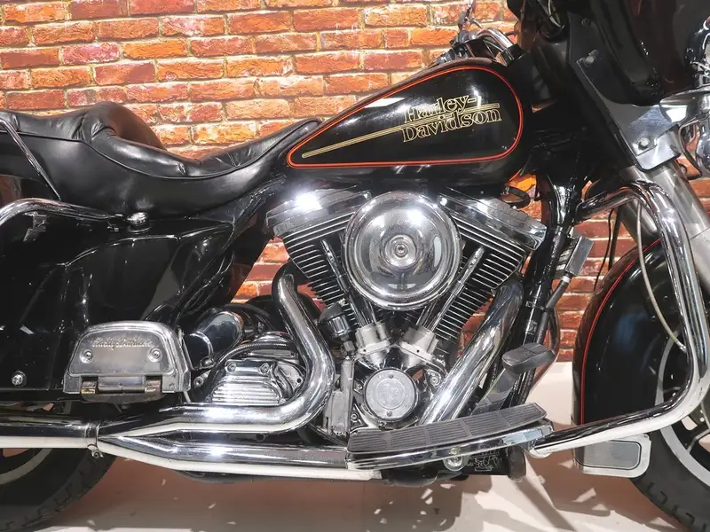 Harley-Davidson FLHTC Electra Classic - foto 2