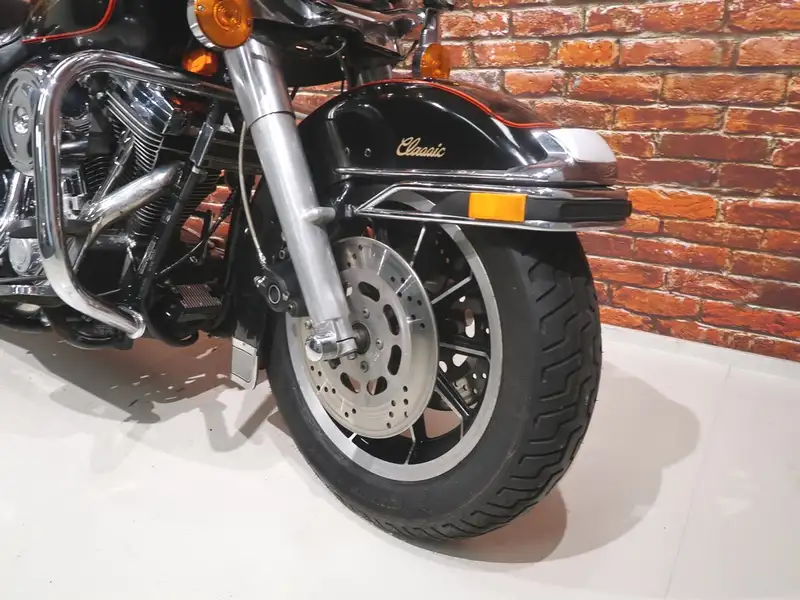 Harley-Davidson FLHTC Electra Classic - foto 5