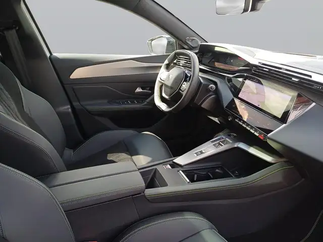Peugeot 308 view 11