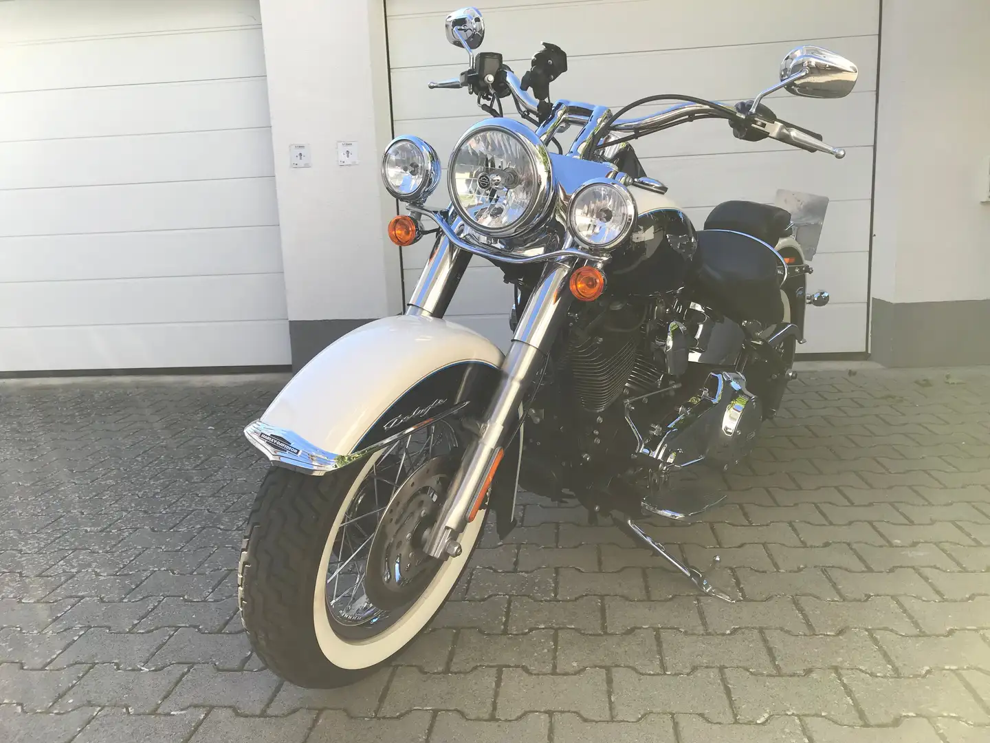 Harley-Davidson Deluxe Softail Deluxe FLSTN - 2