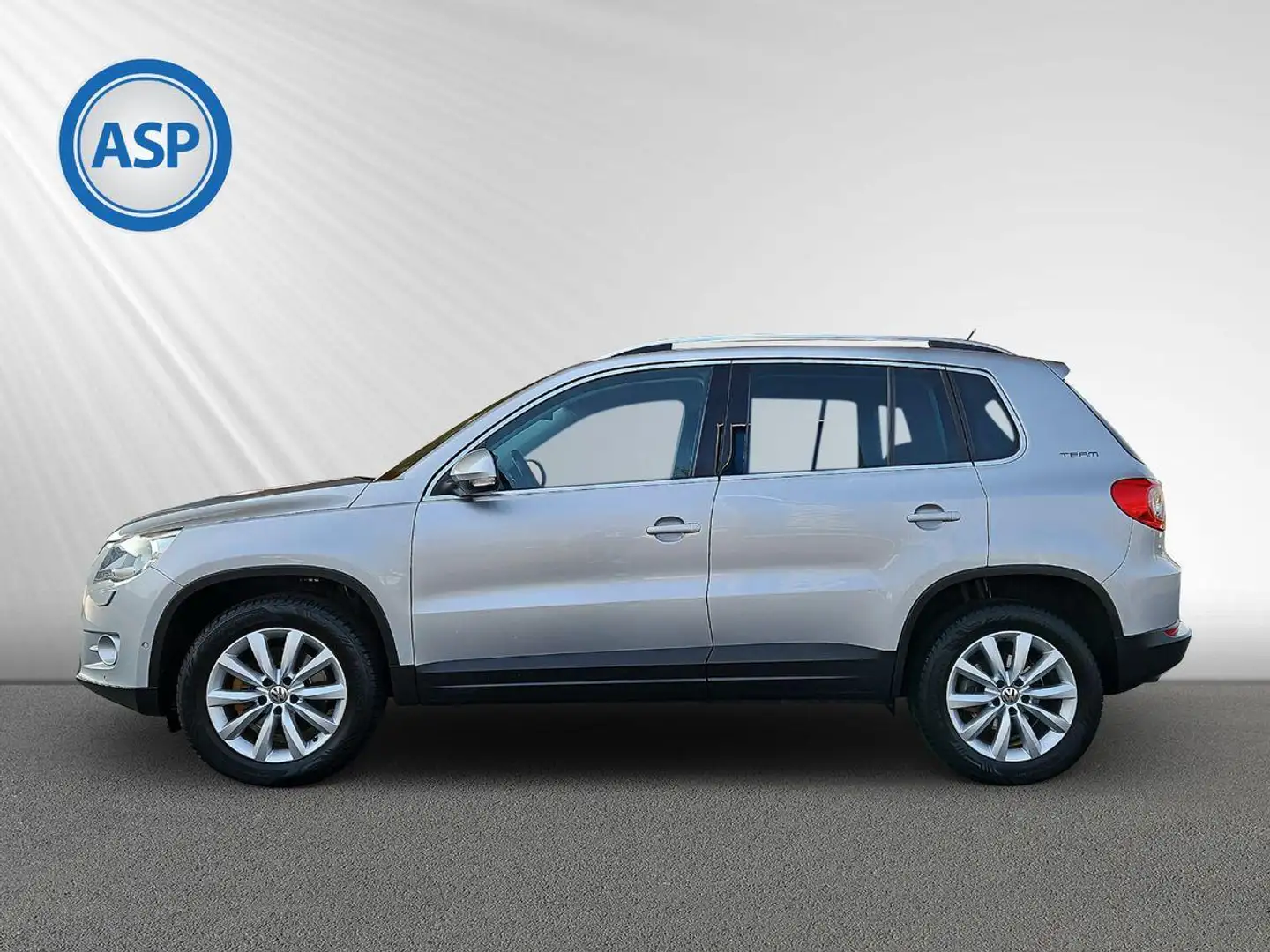 Volkswagen Tiguan 1.4 TSI TEAM NAVI SITZHEIZUNG ACC Silber - 2