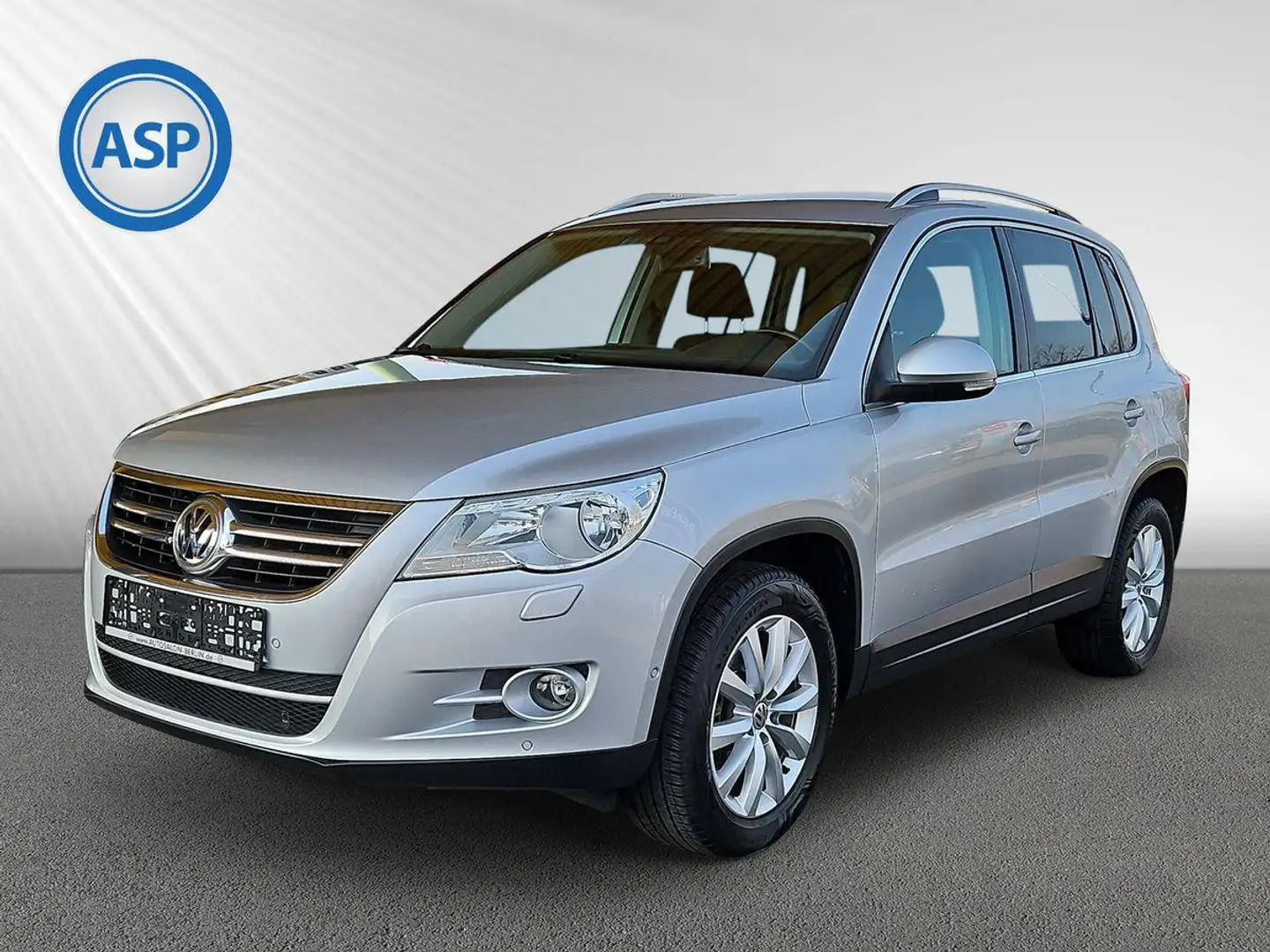 Volkswagen Tiguan 1.4 TSI TEAM NAVI SITZHEIZUNG ACC Silber - 1