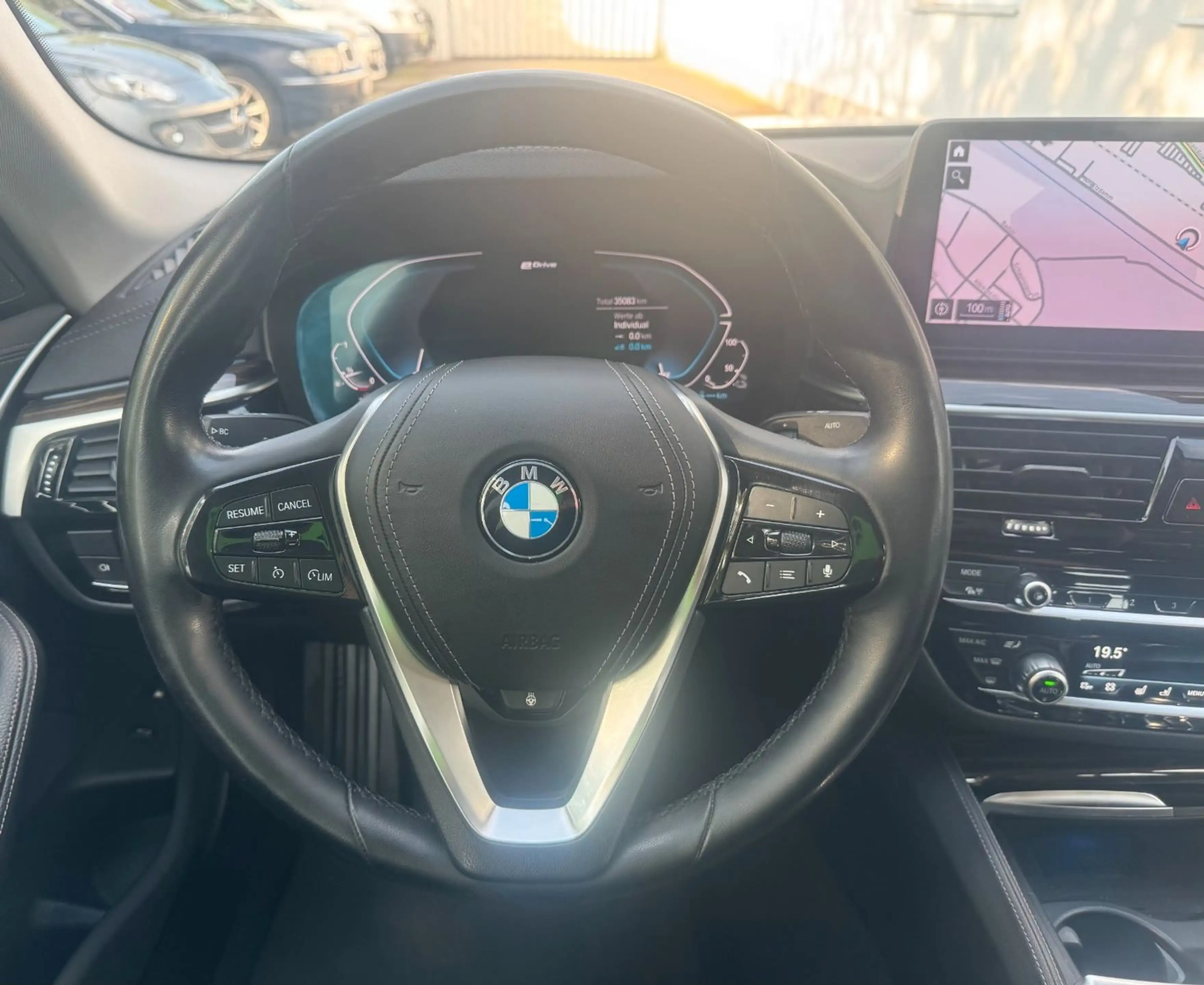 BMW 545 e xDrive Limousine*Luxury*Line* — photo 12