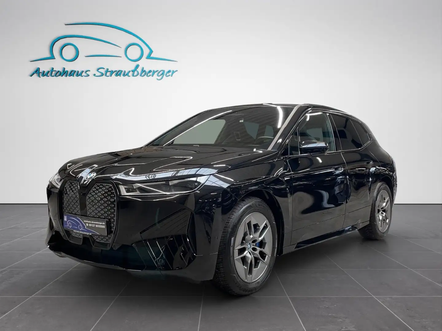 BMW iX 40 xDrive ACC AHK Laser HuD Leder NP:100.000€ Grau - 2