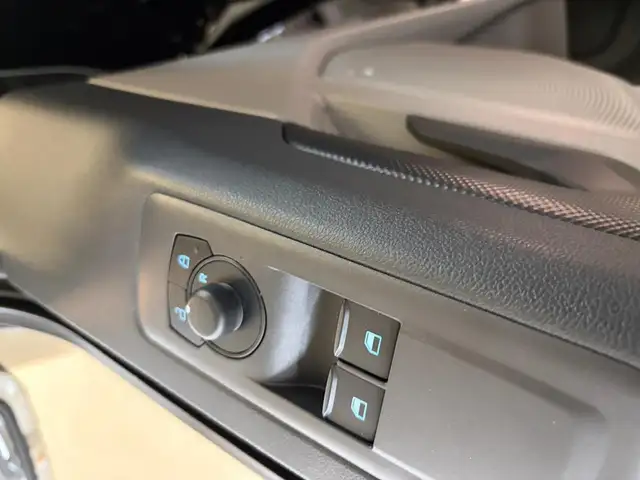 Ford Transit Custom Transit Custom Kombi Trend 320L1 2,0Eblue 136PS Ansicht 11