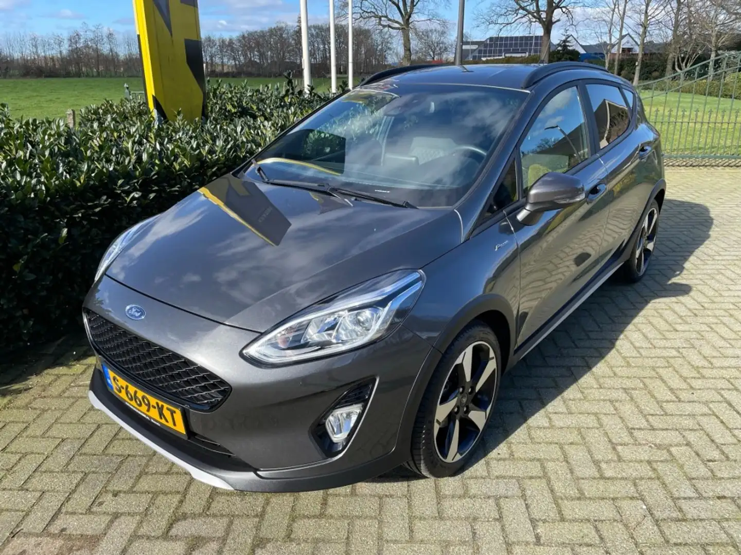 Ford Fiesta 1.0 EcoBoost Hybrid Active Gris - 1