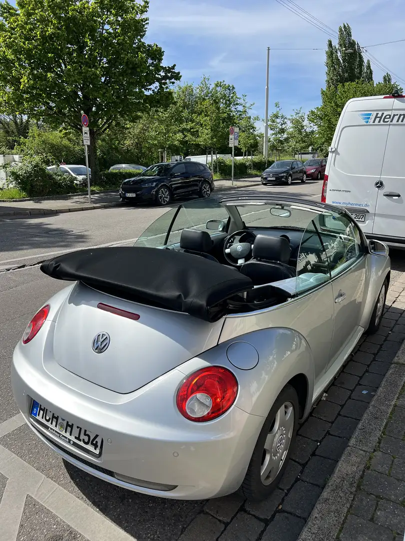 Volkswagen New Beetle 1.6 Silber - 1
