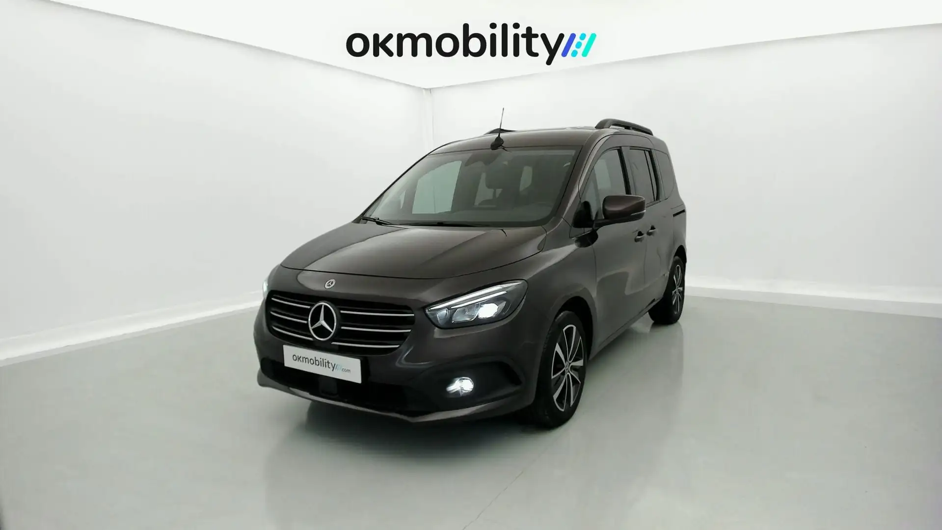 Mercedes-Benz Classe T 180d Rouge - 1