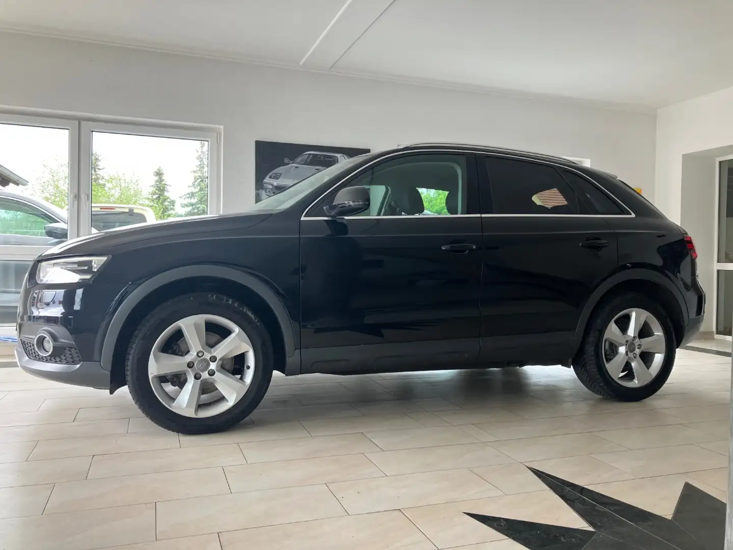 Audi Q3 1.4 TFSI Bi-Xenon Navigation Zwart - 2